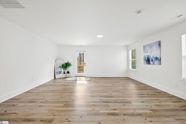 7 Robin Hood Road, Taylors, SC 29687