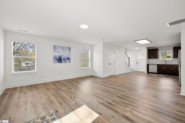 7 Robin Hood Road, Taylors, SC 29687