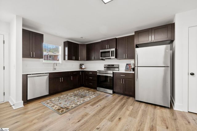 7 Robin Hood Road, Taylors, SC 29687