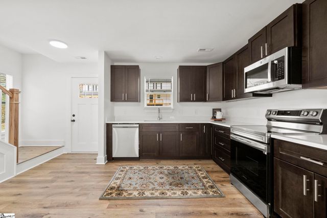 7 Robin Hood Road, Taylors, SC 29687