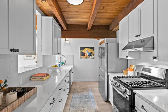 688 Calabasas Road, Watsonville, CA 95076