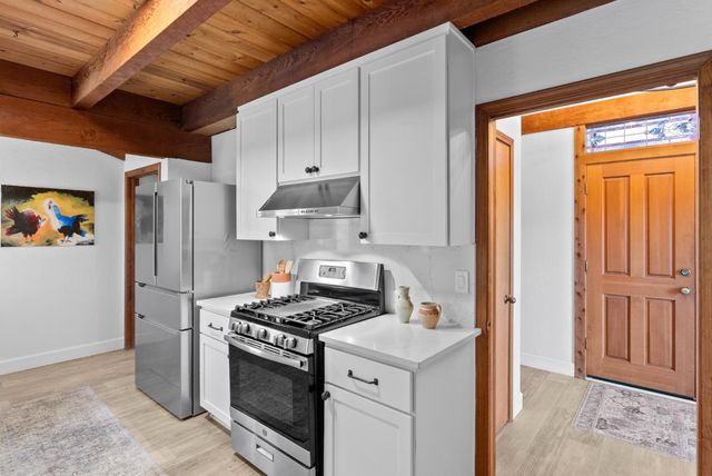 688 Calabasas Road, Watsonville, CA 95076