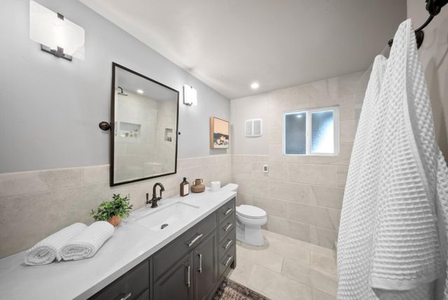 688 Calabasas Road, Watsonville, CA 95076