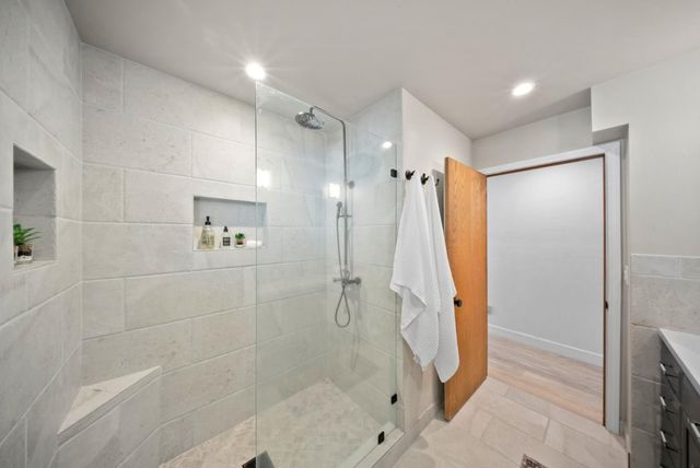 688 Calabasas Road, Watsonville, CA 95076