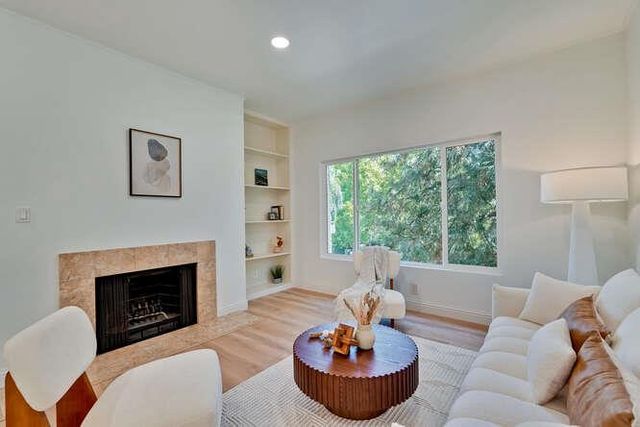 425 N El Camino Real 203, San Mateo, CA 94401