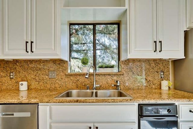 425 N El Camino Real 203, San Mateo, CA 94401