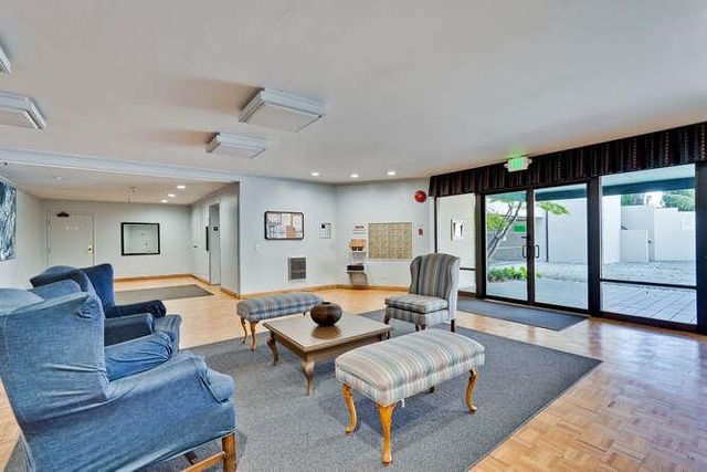 425 N El Camino Real 203, San Mateo, CA 94401