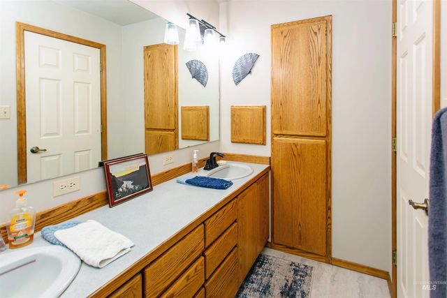 3228 Meadow Ridge Lane, Twin Falls, ID 83301