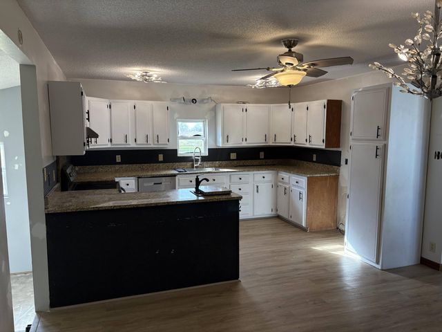 316 W Highway Dd, Miller, MO 65707