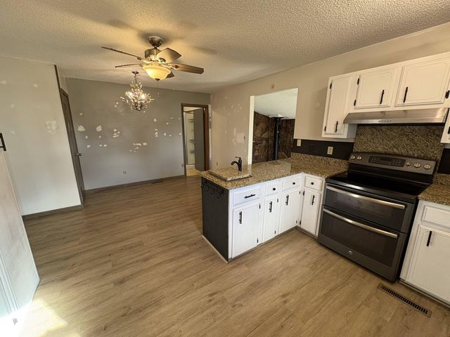 316 W Highway Dd, Miller, MO 65707