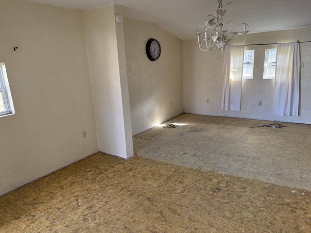 316 W Highway Dd, Miller, MO 65707