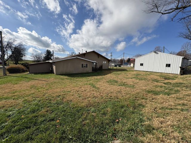 316 W Highway Dd, Miller, MO 65707