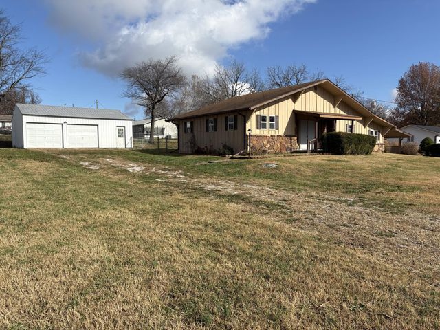 316 W Highway Dd, Miller, MO 65707
