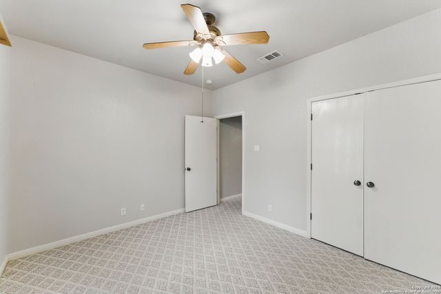 163 Montesito, Floresville, TX 78114