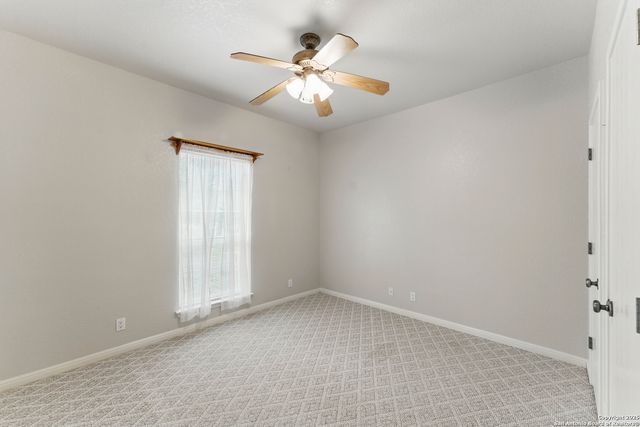 163 Montesito, Floresville, TX 78114