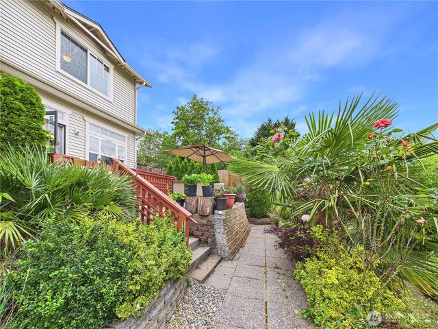 1108 S 207th Street, Seatac, WA 98198