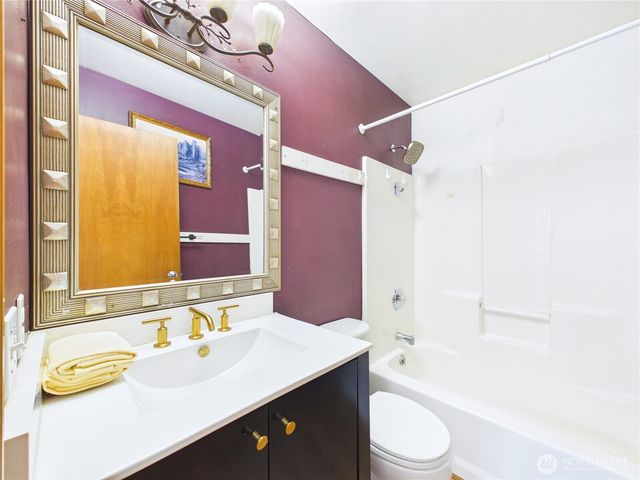 1108 S 207th Street, Seatac, WA 98198