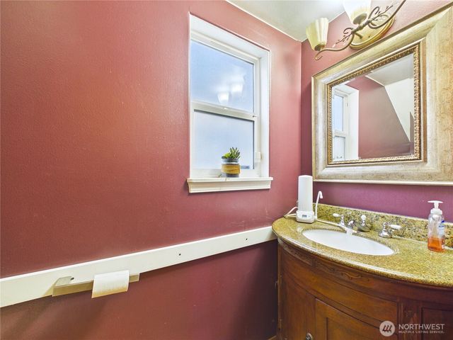 1108 S 207th Street, Seatac, WA 98198
