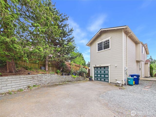 1108 S 207th Street, Seatac, WA 98198