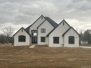 01 Bur Oak Lane, Oakland, MI 48363