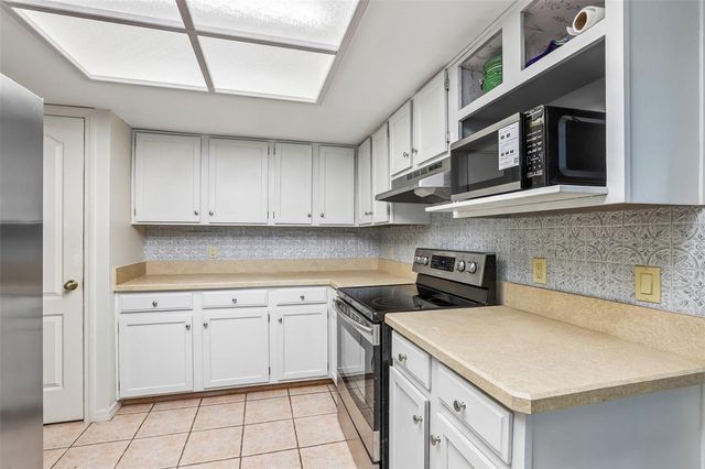 6540 FOXMOOR DRIVE, Zephyrhills, FL 33542
