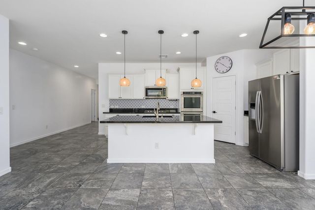 8536 S 40th Glen, Laveen, AZ 85339