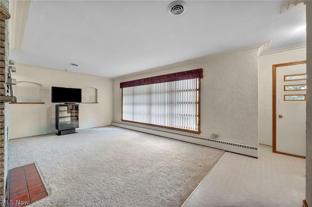1030 Hillsdale Avenue, Lorain, OH 44052