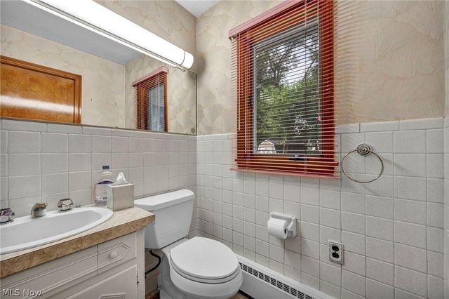 1030 Hillsdale Avenue, Lorain, OH 44052