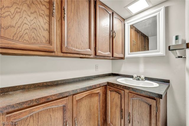1030 Hillsdale Avenue, Lorain, OH 44052