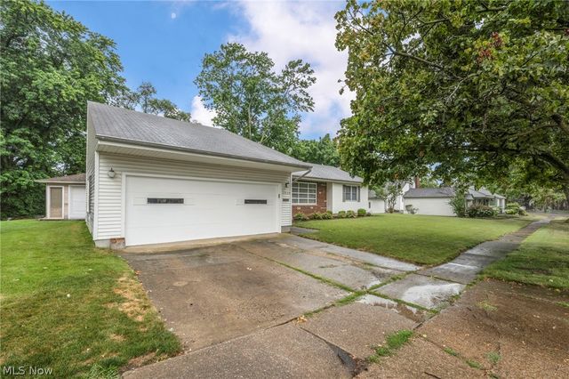 1030 Hillsdale Avenue, Lorain, OH 44052