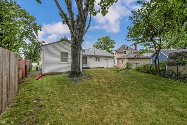 1030 Hillsdale Avenue, Lorain, OH 44052