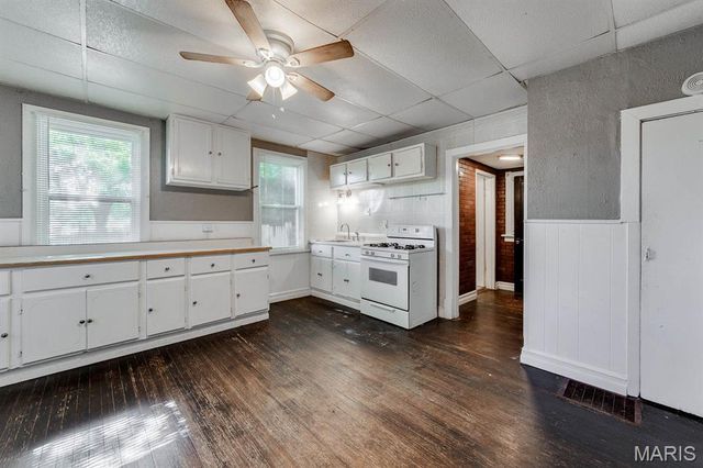 7014 Raymond Avenue, University City, MO 63130