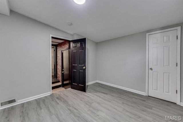 7014 Raymond Avenue, University City, MO 63130