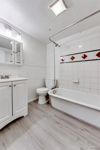7014 Raymond Avenue, University City, MO 63130