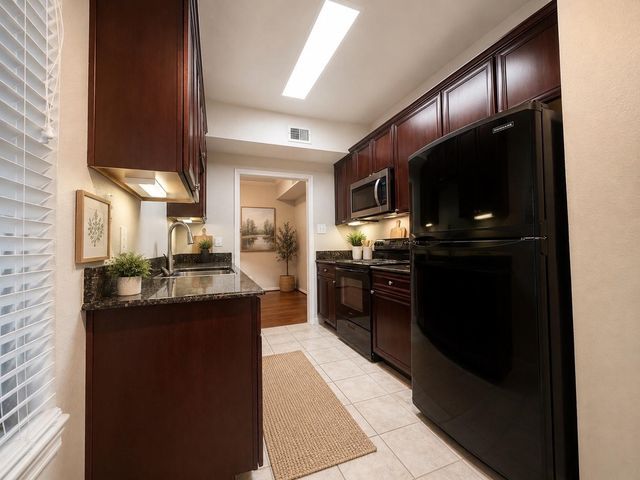 2255 Braeswood Park Drive 136, Houston, TX 77030