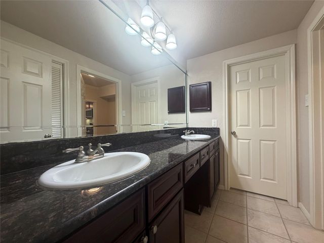 2255 Braeswood Park Drive 136, Houston, TX 77030