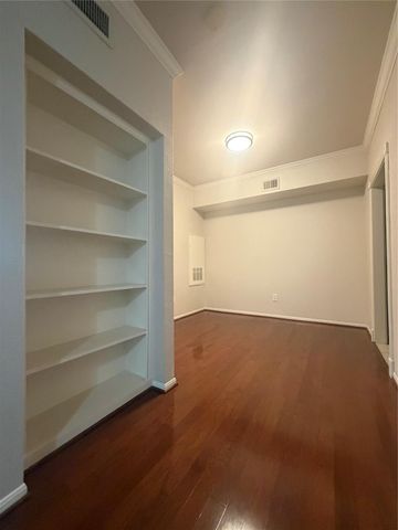 2255 Braeswood Park Drive 136, Houston, TX 77030