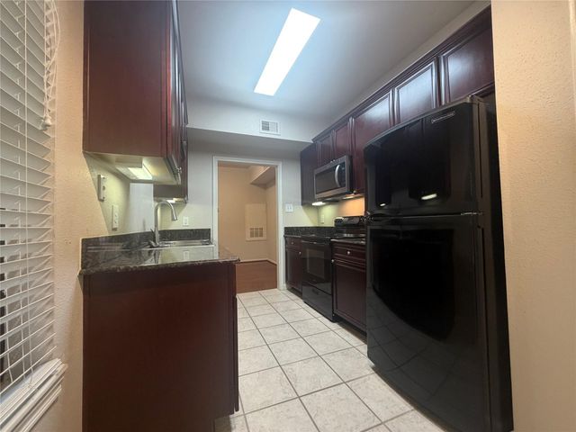 2255 Braeswood Park Drive 136, Houston, TX 77030