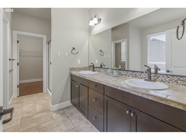 9279 Se GRACE Cir, Happy Valley, OR 97086