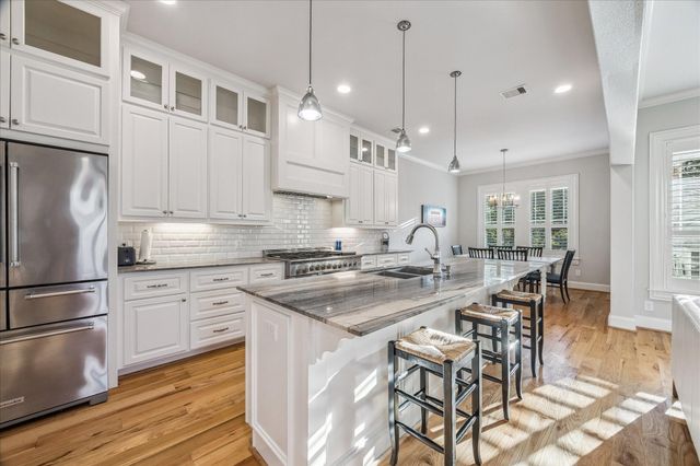 209 Queen Road, Clear Lake Shores, TX 77565