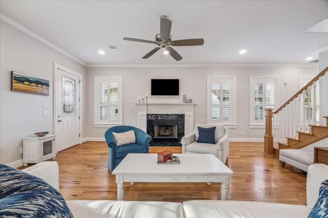 209 Queen Road, Clear Lake Shores, TX 77565