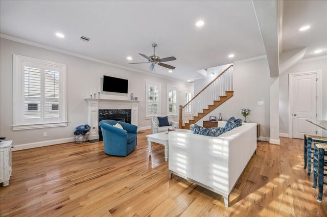 209 Queen Road, Clear Lake Shores, TX 77565