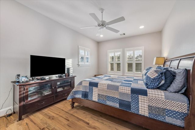 209 Queen Road, Clear Lake Shores, TX 77565
