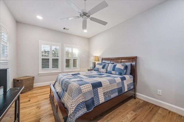 209 Queen Road, Clear Lake Shores, TX 77565