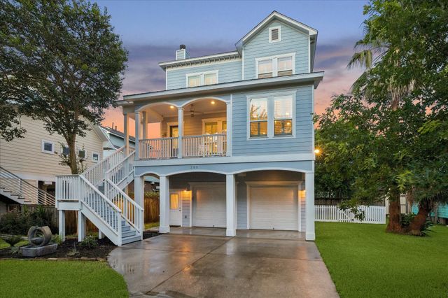 209 Queen Road, Clear Lake Shores, TX 77565