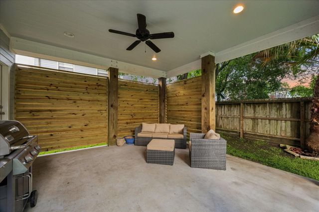 209 Queen Road, Clear Lake Shores, TX 77565