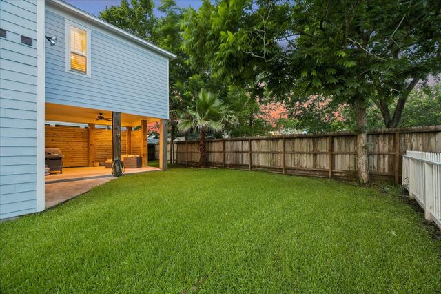 209 Queen Road, Clear Lake Shores, TX 77565