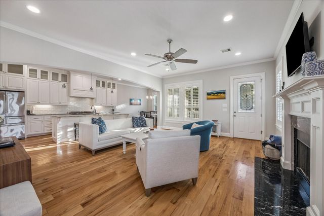 209 Queen Road, Clear Lake Shores, TX 77565