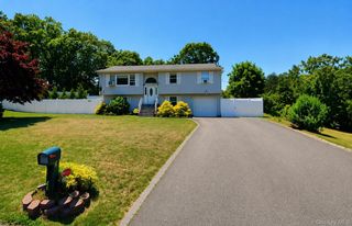 2 Ridge Road, Shirley, NY 11967