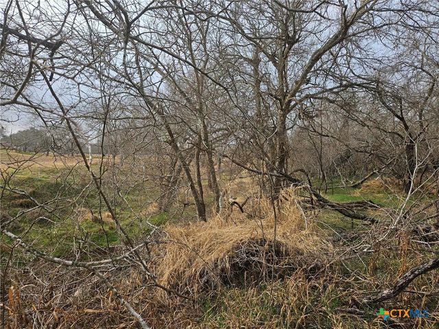 2026 3rd Street, Floresville, TX 78114